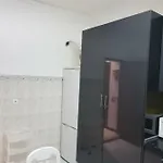 Zuni Πανσιόν